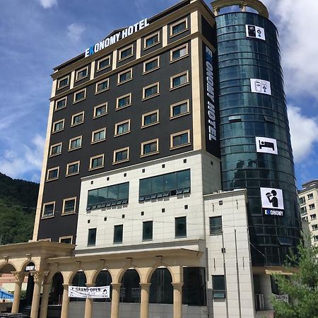 Ekonomy Hotel Jeongseon Exterior foto