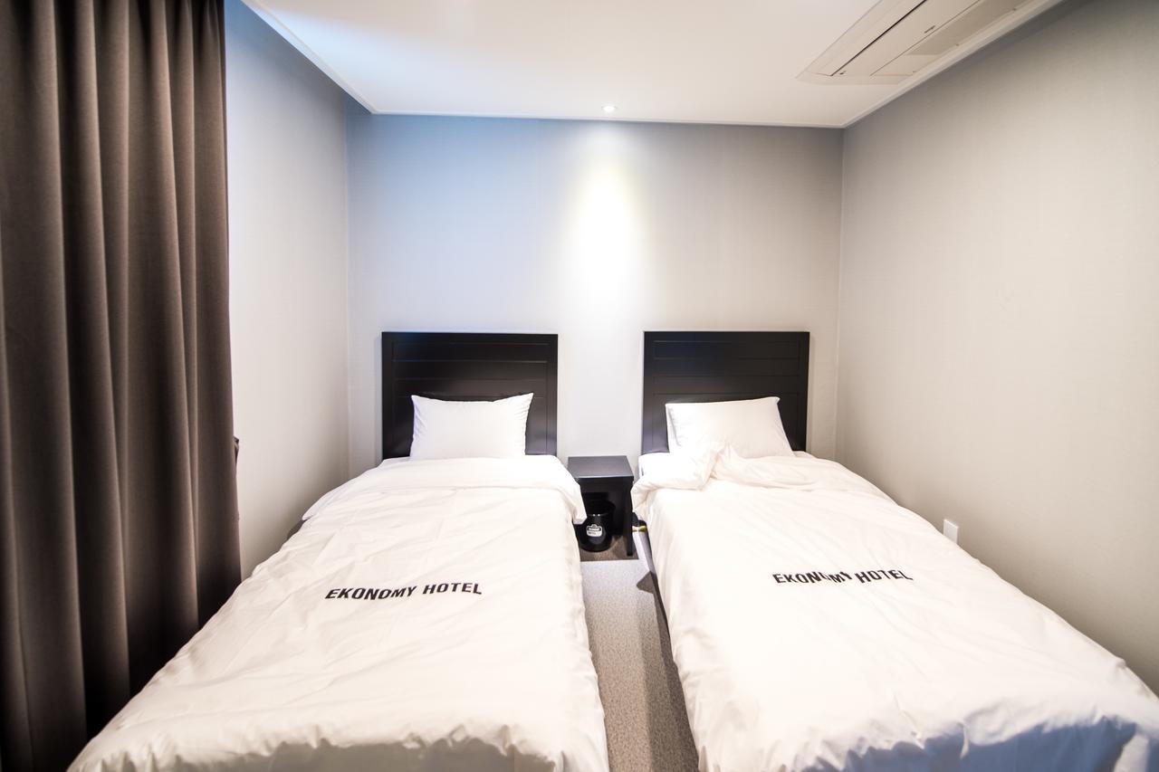 Ekonomy Hotel Jeongseon Exterior foto