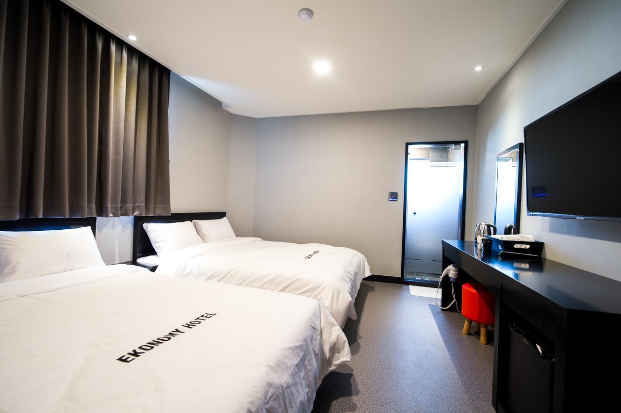 Ekonomy Hotel Jeongseon Exterior foto