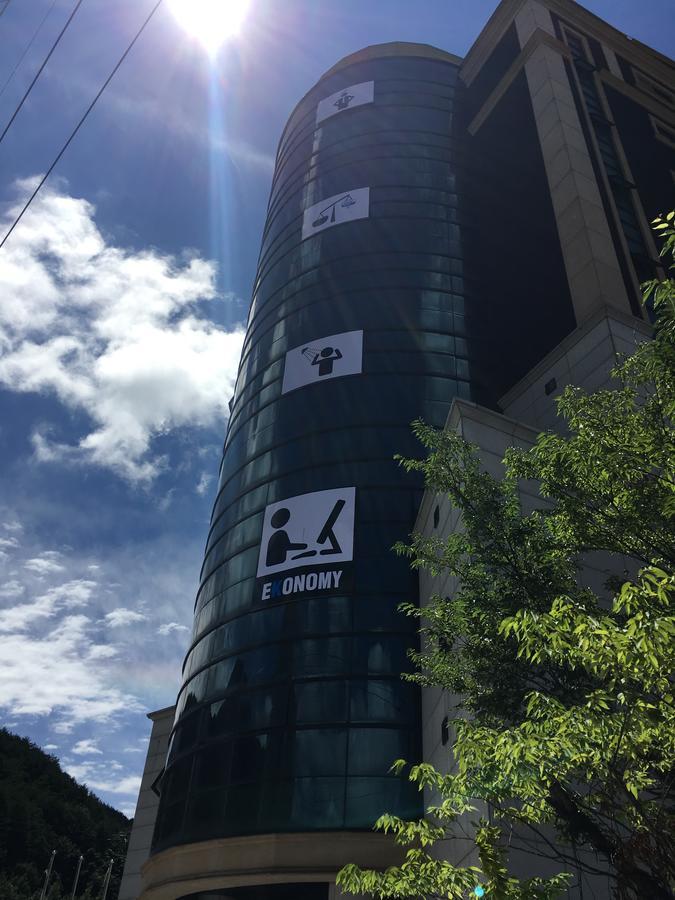 Ekonomy Hotel Jeongseon Exterior foto